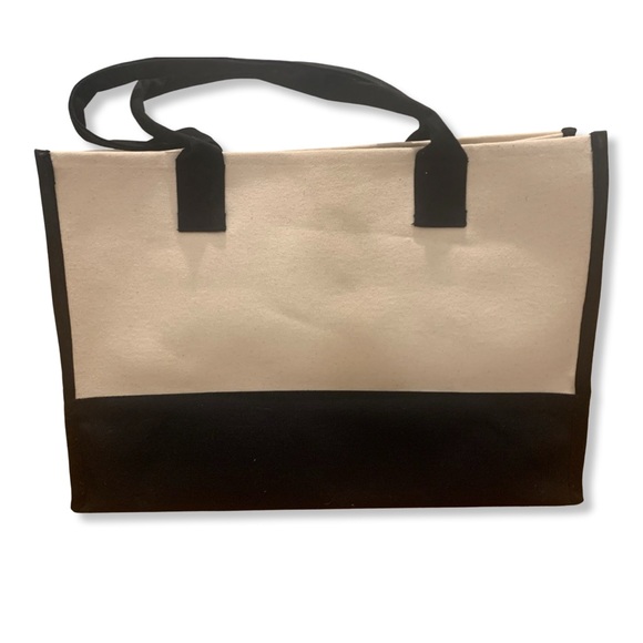 Monogrammed "S" tote bag. - Picture 2 of 3